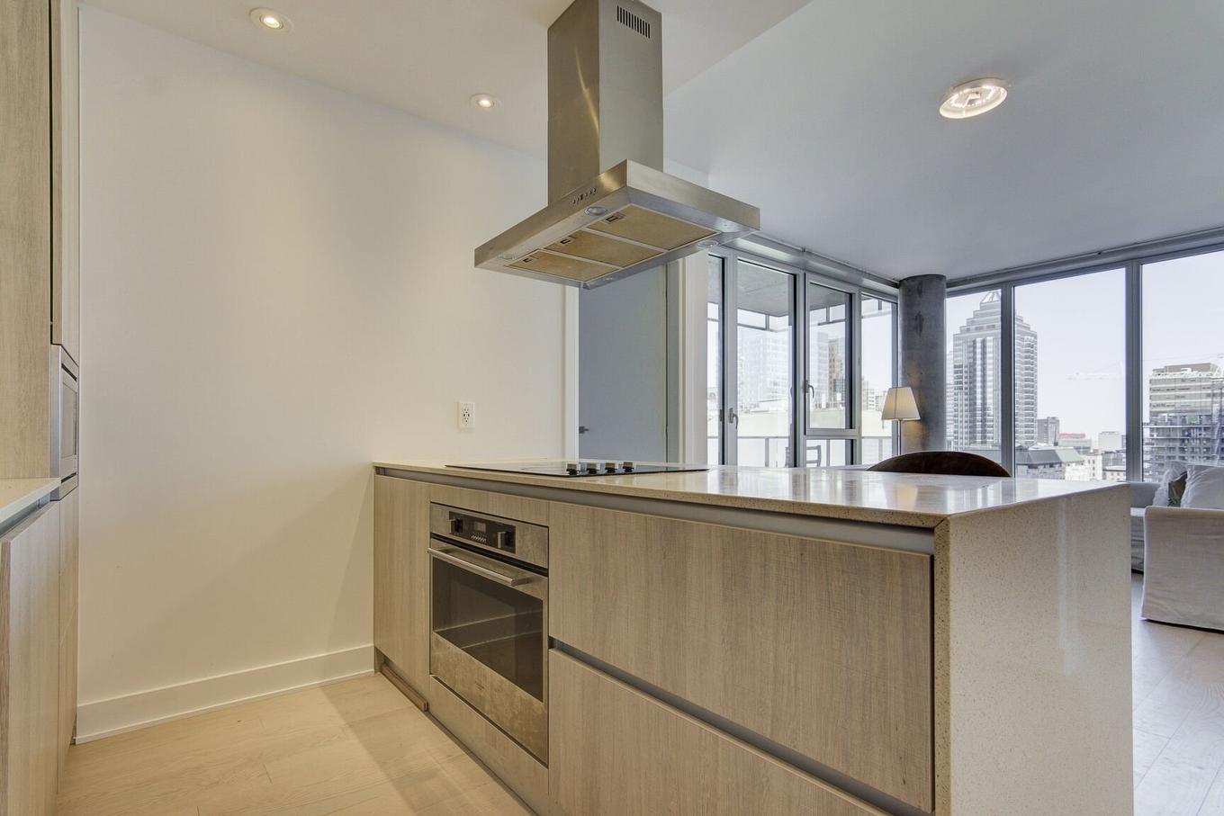 Cuisine - 1906-1211 Rue Drummond, Montréal (Ville-Marie), QC - Indoor Photo Showing Kitchen