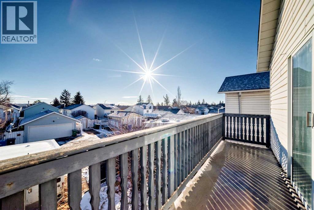 142 Hunterhorn Drive Ne, Calgary, AB - Outdoor With Balcony