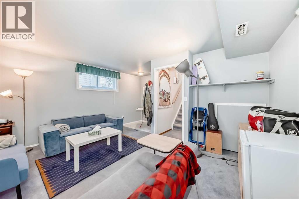 142 Hunterhorn Drive Ne, Calgary, AB - Indoor