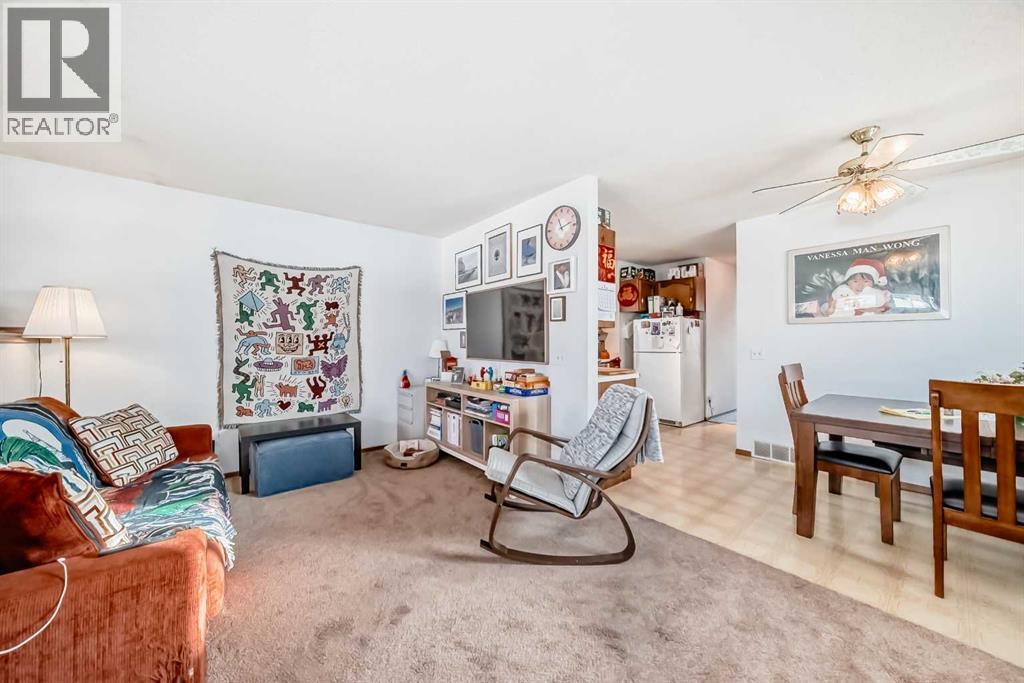 142 Hunterhorn Drive Ne, Calgary, AB - Indoor