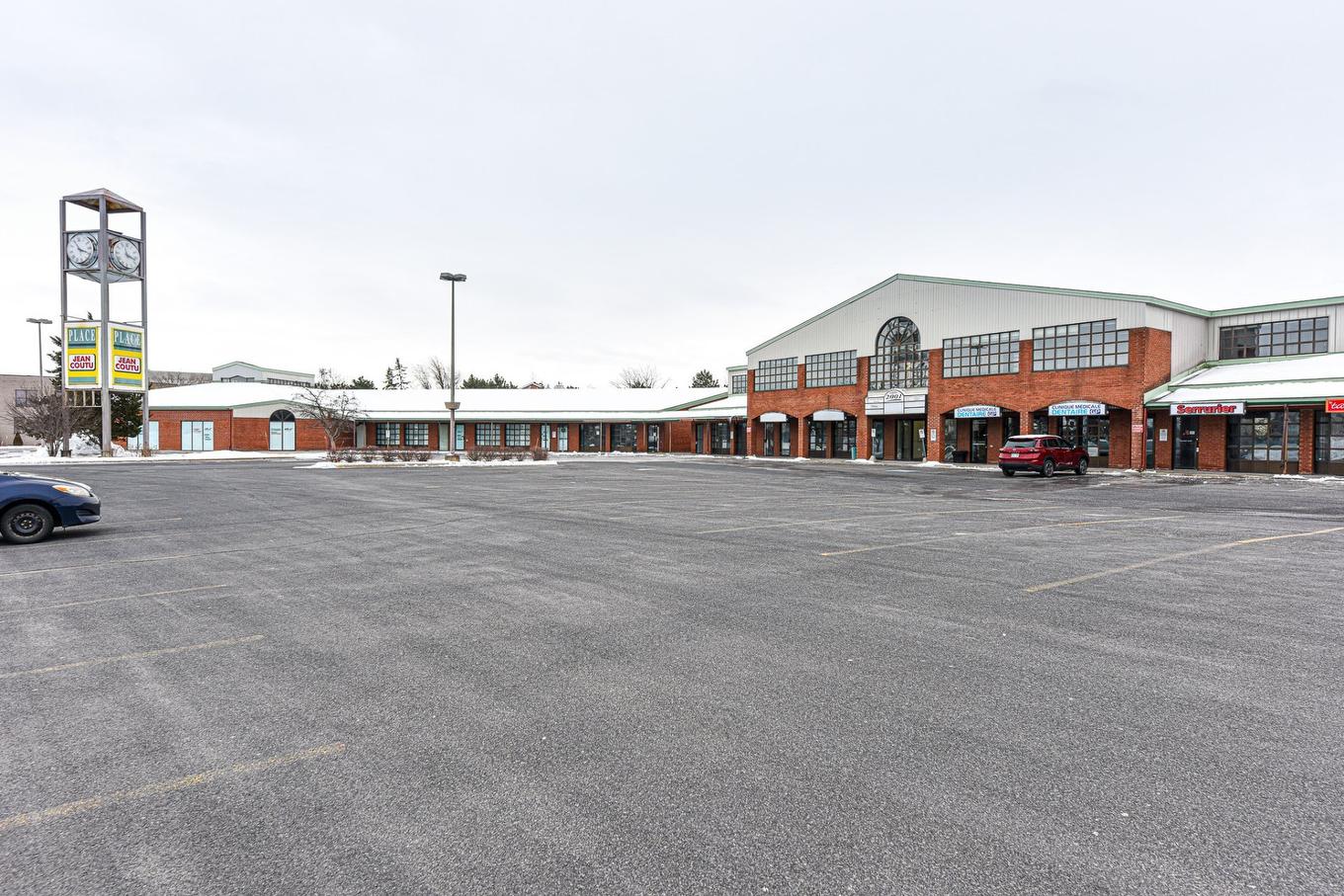 Frontage - 200-2001 Av. Victoria, Saint-Lambert, QC - Outdoor