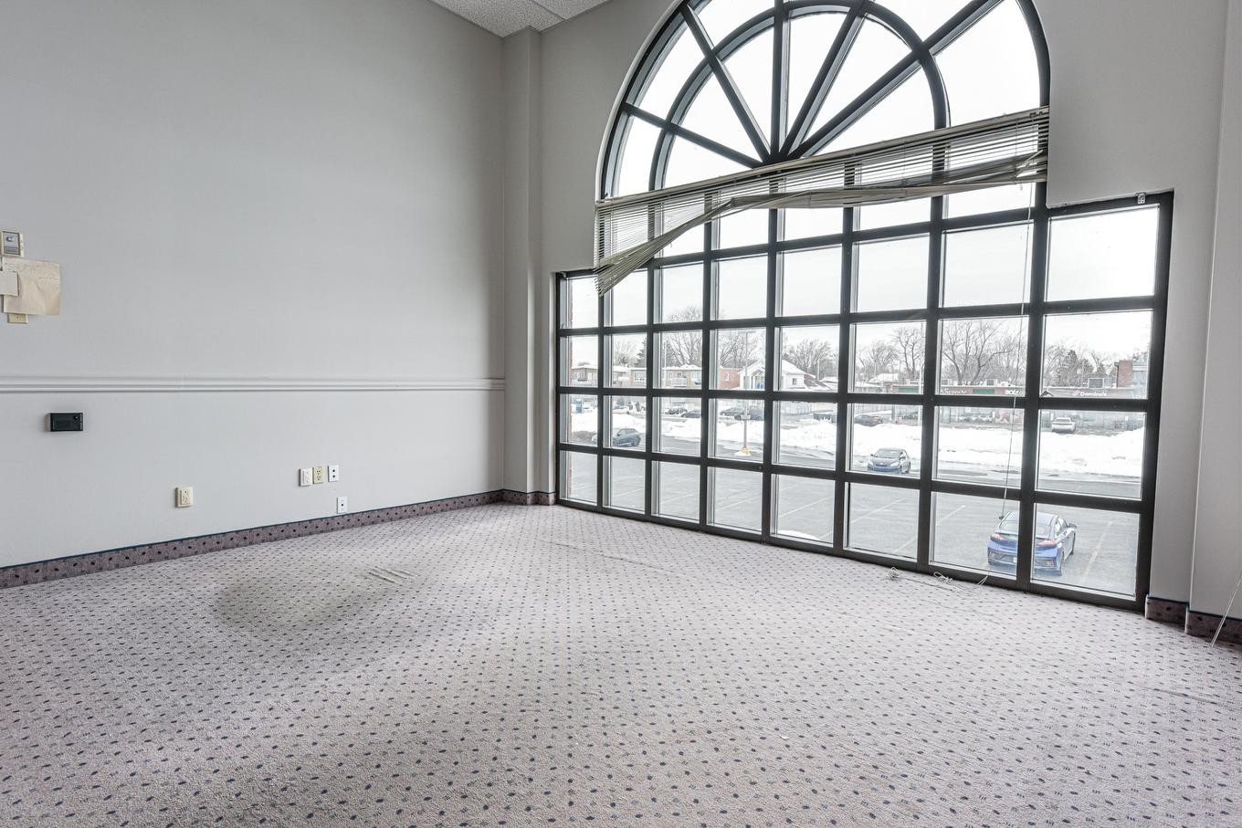 Office - 200-2001 Av. Victoria, Saint-Lambert, QC - Indoor Photo Showing Other Room