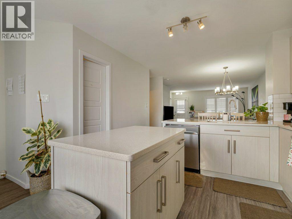 702, 210 Firelight Way W, Lethbridge, AB - Indoor Photo Showing Kitchen