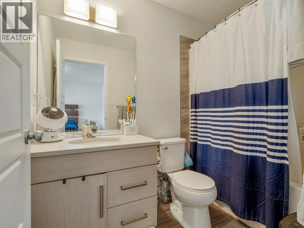 702, 210 Firelight Way W, Lethbridge, AB - Indoor Photo Showing Bathroom