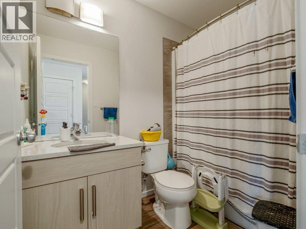 702, 210 Firelight Way W, Lethbridge, AB - Indoor Photo Showing Bathroom