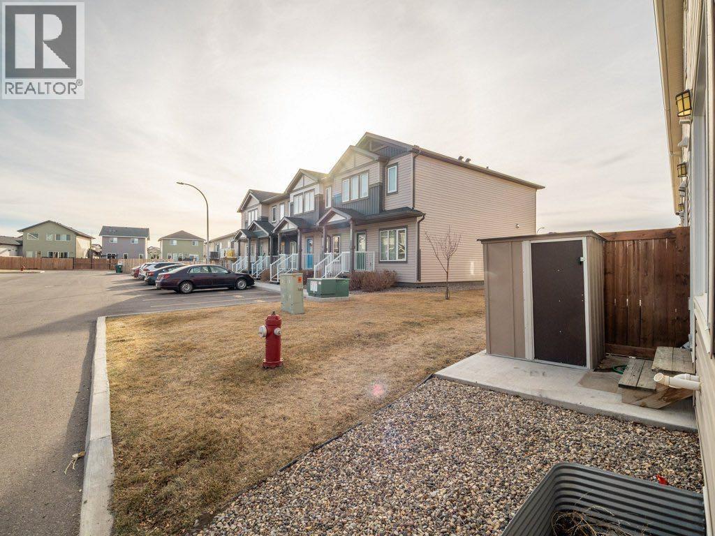 702, 210 Firelight Way W, Lethbridge, AB - Outdoor