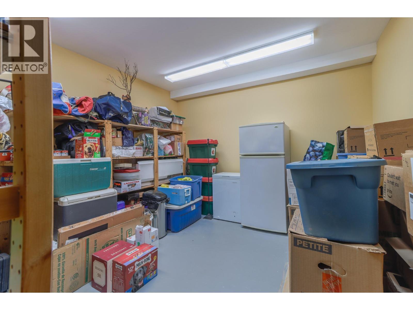 6308 Ash Road, Wasa, BC - Indoor