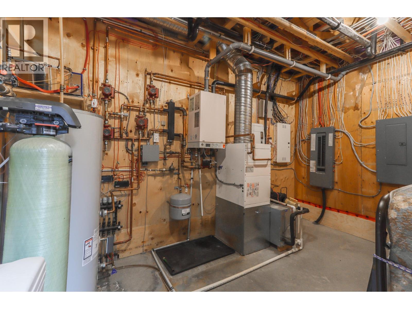 6308 Ash Road, Wasa, BC - Indoor Photo Showing Basement
