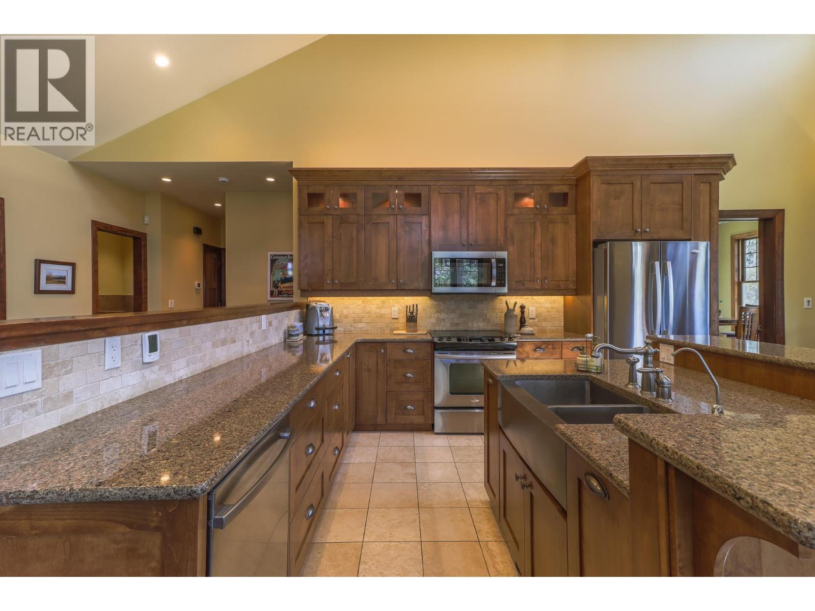 6308 Ash Road, Wasa, BC - Indoor Photo Showing Kitchen With Double Sink With Upgraded Kitchen