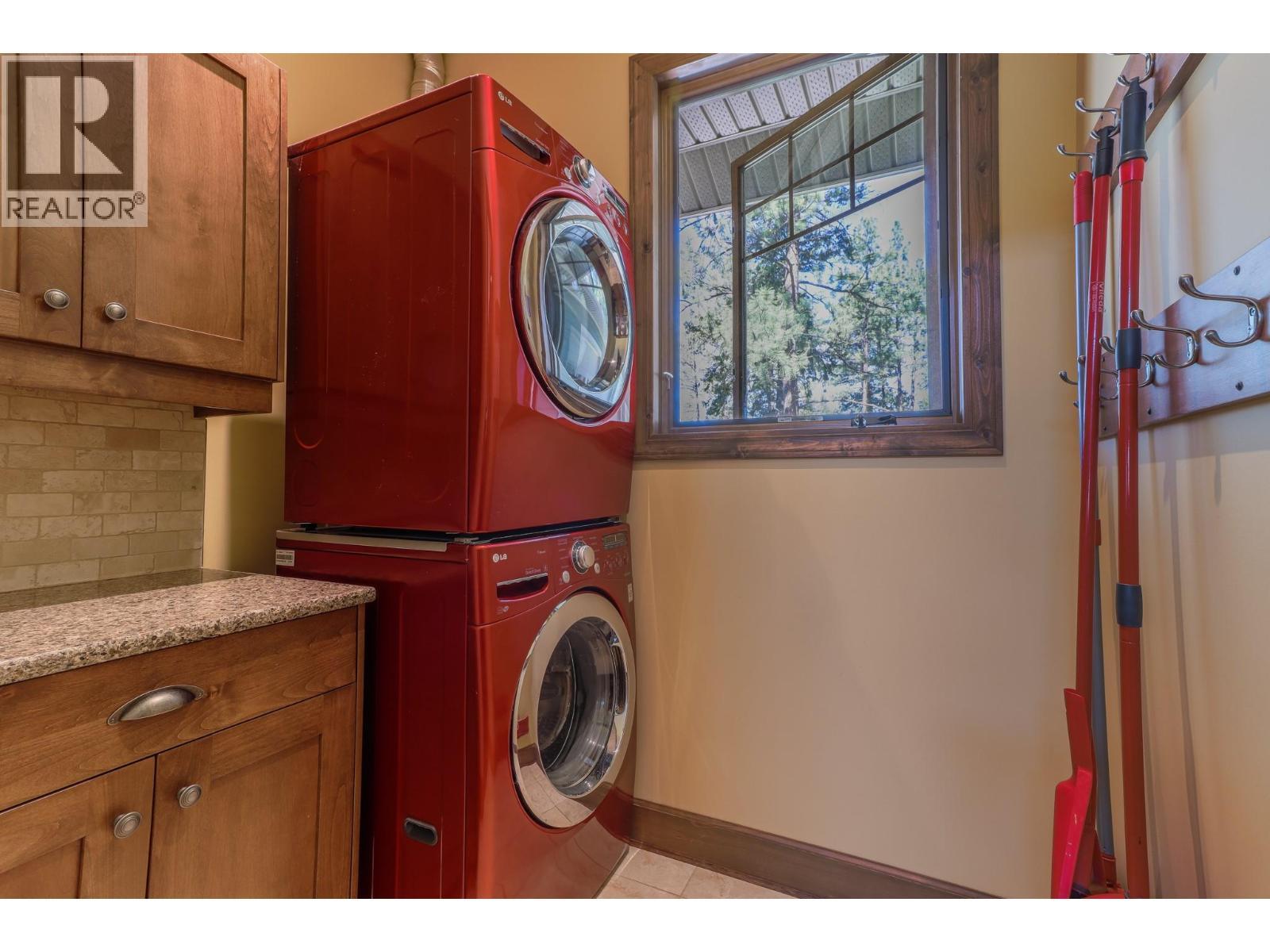 6308 Ash Road, Wasa, BC - Indoor Photo Showing Laundry Room