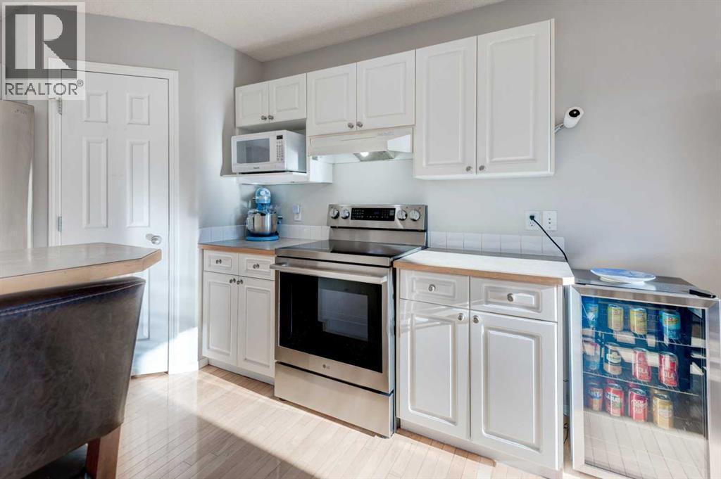 239 Chapalina Place Se, Calgary, AB - Indoor Photo Showing Kitchen