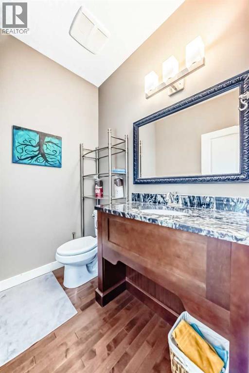 49 Crestridge View Sw, Calgary, AB - Indoor Photo Showing Bathroom