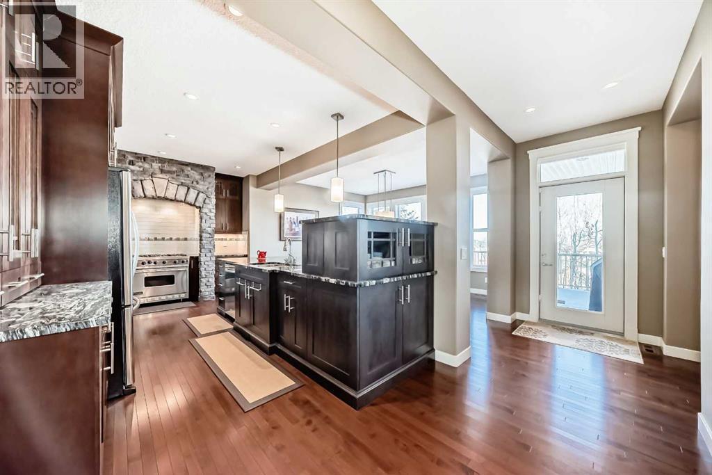 49 Crestridge View Sw, Calgary, AB - Indoor Photo Showing Kitchen