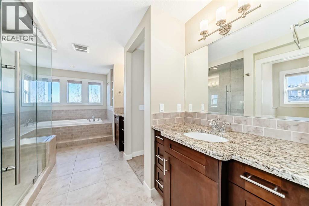 49 Crestridge View Sw, Calgary, AB - Indoor Photo Showing Bathroom