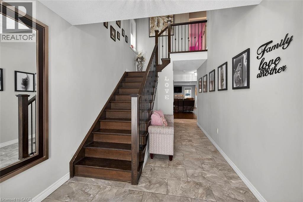71 Jessica Street, Hamilton, ON - Indoor Photo Showing Other Room