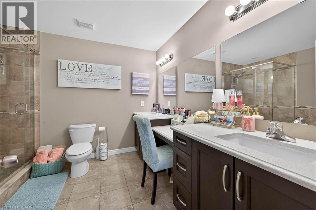 71 Jessica Street, Hamilton, ON - Indoor Photo Showing Bathroom
