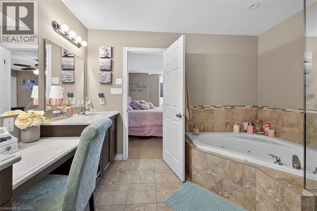 71 Jessica Street, Hamilton, ON - Indoor Photo Showing Bathroom
