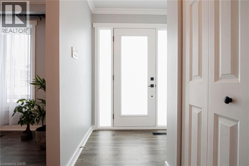 626 Cape Avenue, Burlington, ON - Indoor Photo Showing Other Room