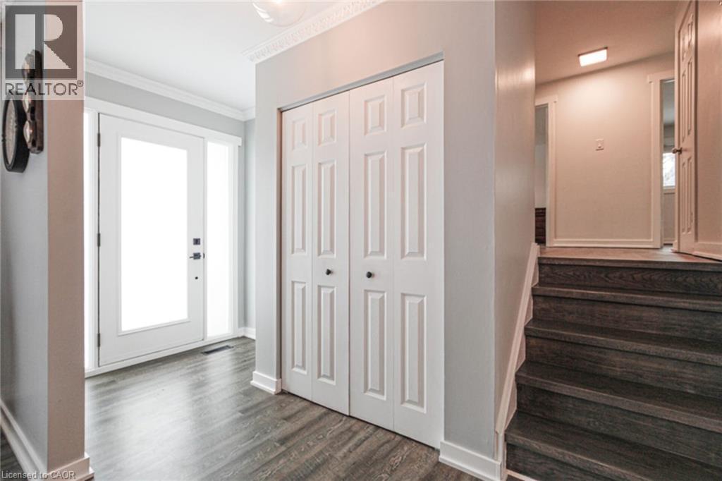 626 Cape Avenue, Burlington, ON - Indoor Photo Showing Other Room