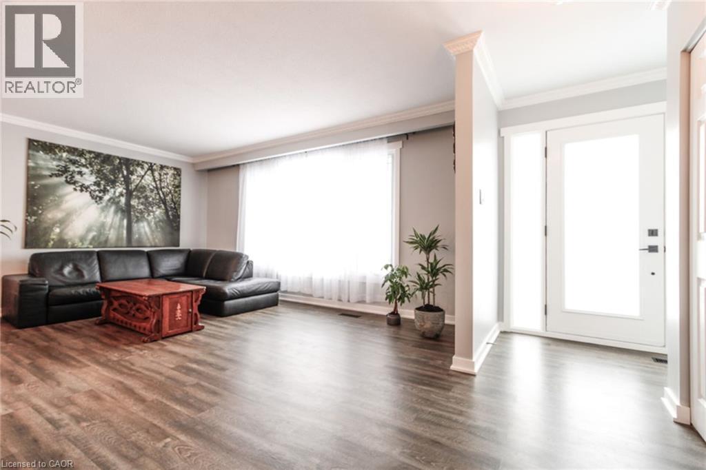 626 Cape Avenue, Burlington, ON - Indoor