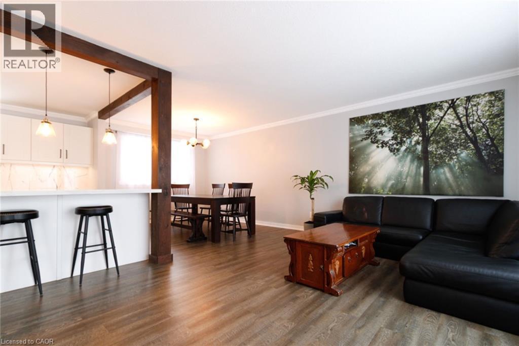 626 Cape Avenue, Burlington, ON - Indoor