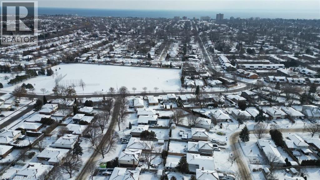 626 Cape Avenue, Burlington, ON - Outdoor With View