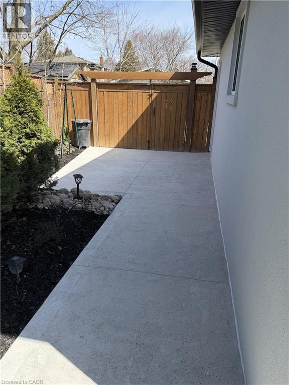 View of fenced yard - 626 Cape Avenue, Burlington, ON - Outdoor