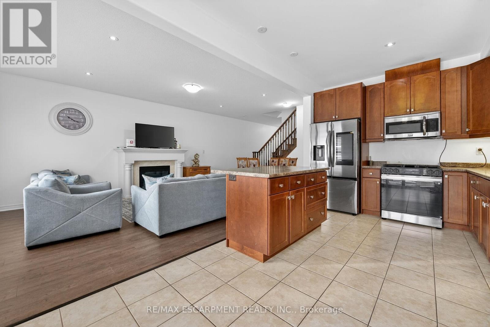 63 Chamomile Drive, Hamilton, ON - Indoor Photo Showing Kitchen With Stainless Steel Kitchen