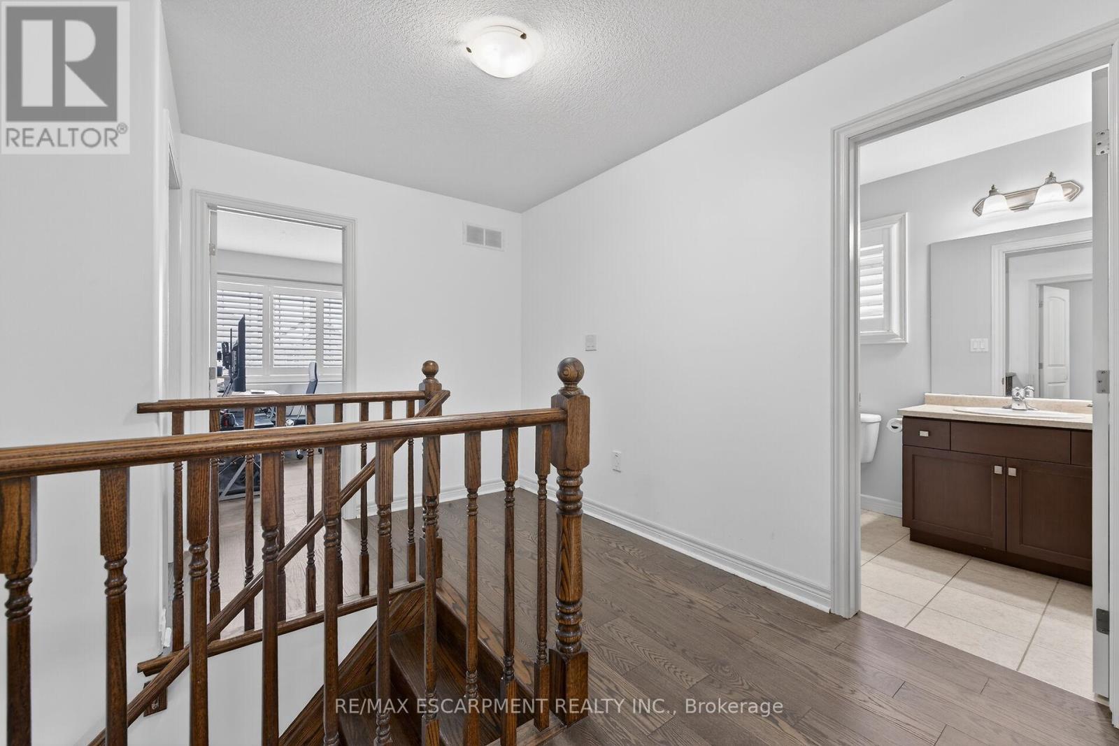 63 Chamomile Drive, Hamilton, ON - Indoor Photo Showing Other Room