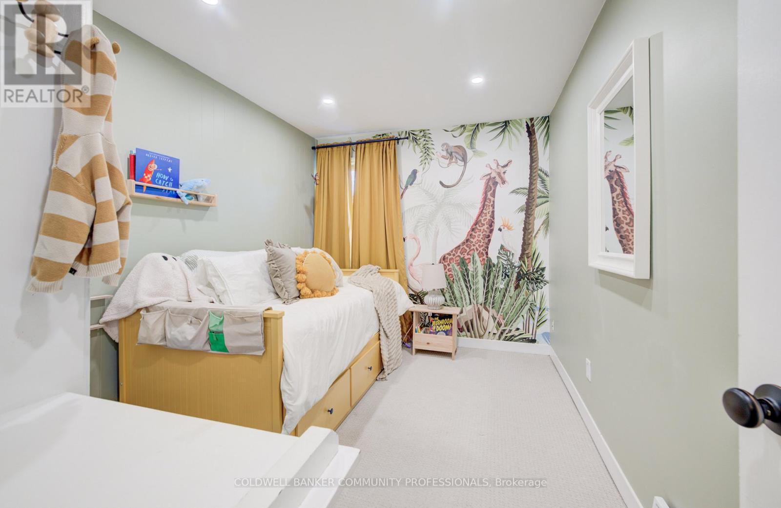 60 Alpine Avenue, Hamilton, ON - Indoor