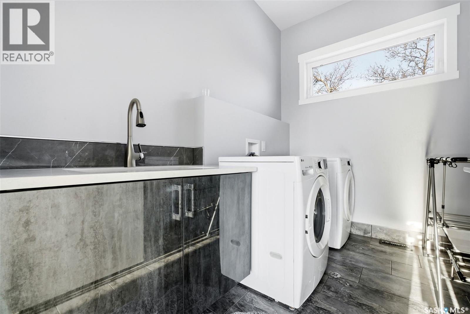 3601 Grassick Avenue, Regina, SK - Indoor Photo Showing Laundry Room