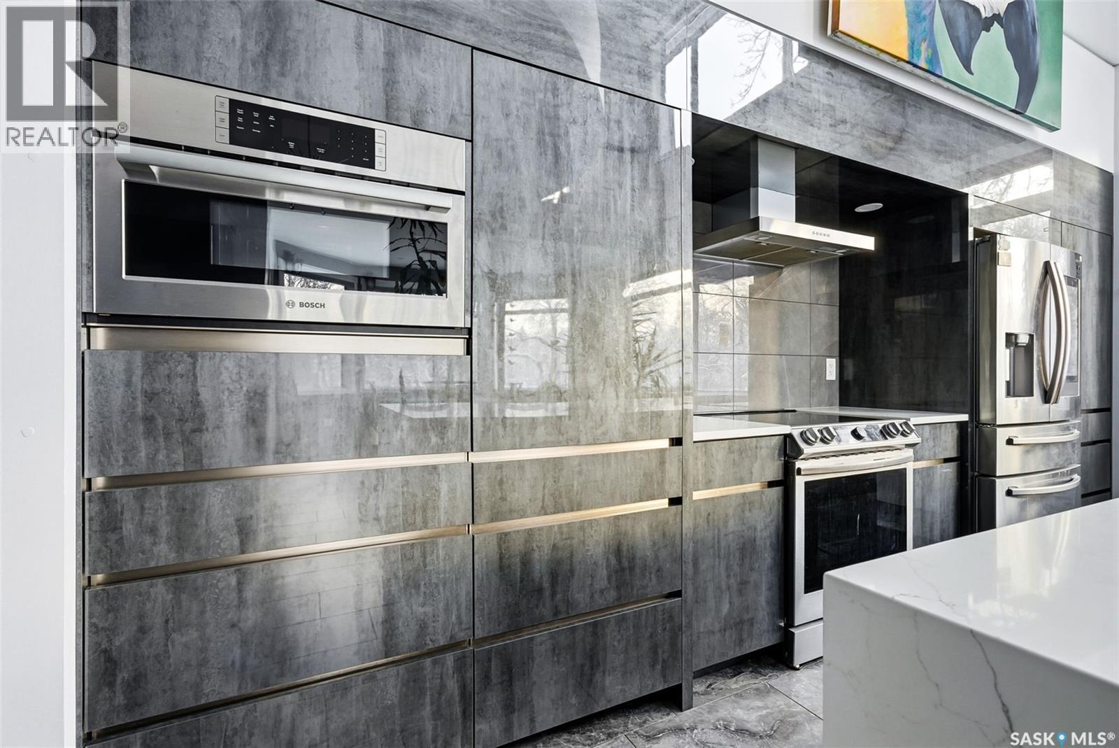 3601 Grassick Avenue, Regina, SK - Indoor Photo Showing Kitchen With Stainless Steel Kitchen