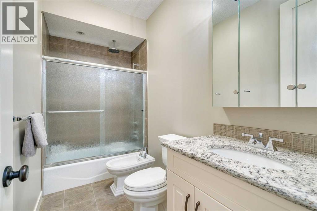 215 Patton Court Sw, Calgary, AB - Indoor Photo Showing Bathroom