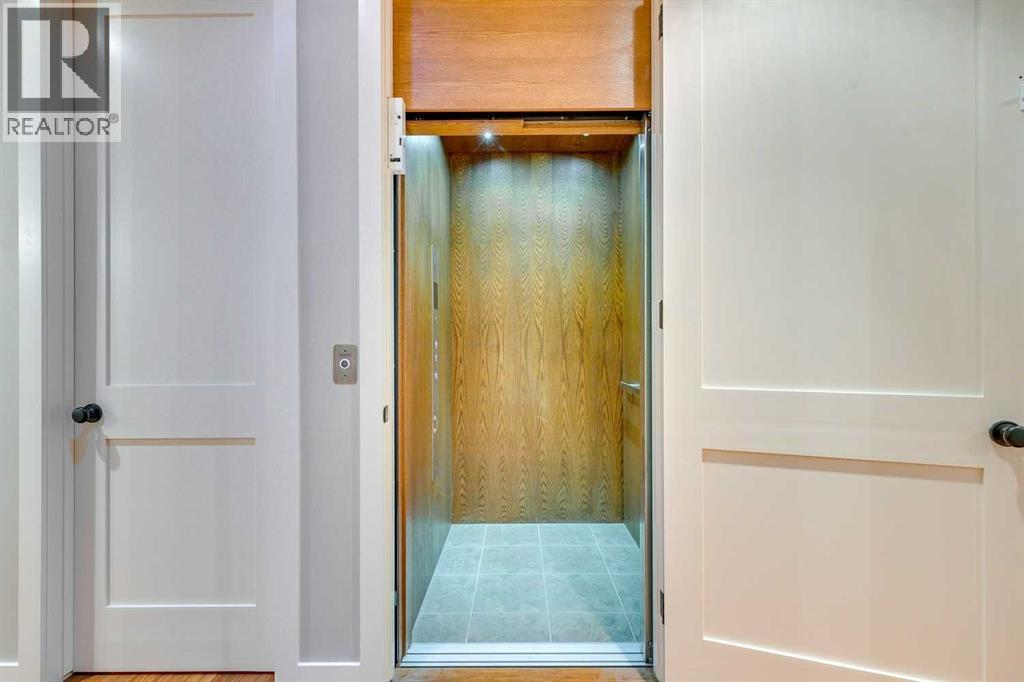 215 Patton Court Sw, Calgary, AB - Indoor Photo Showing Other Room