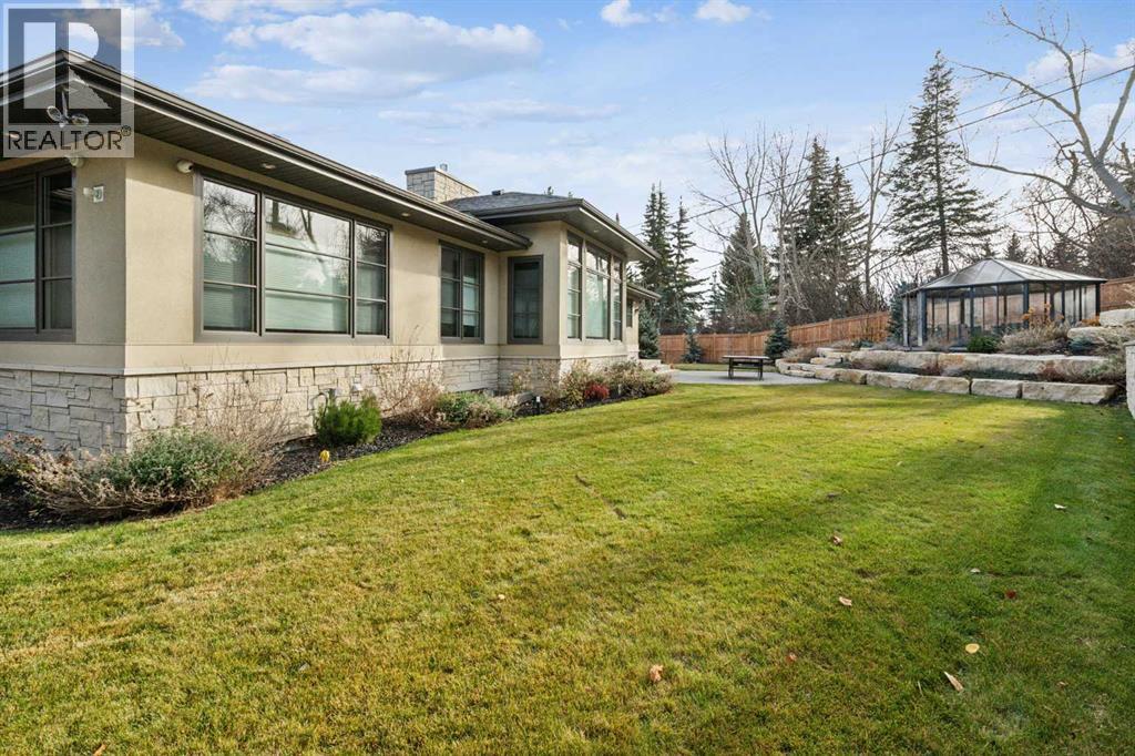 215 Patton Court Sw, Calgary, AB - Outdoor
