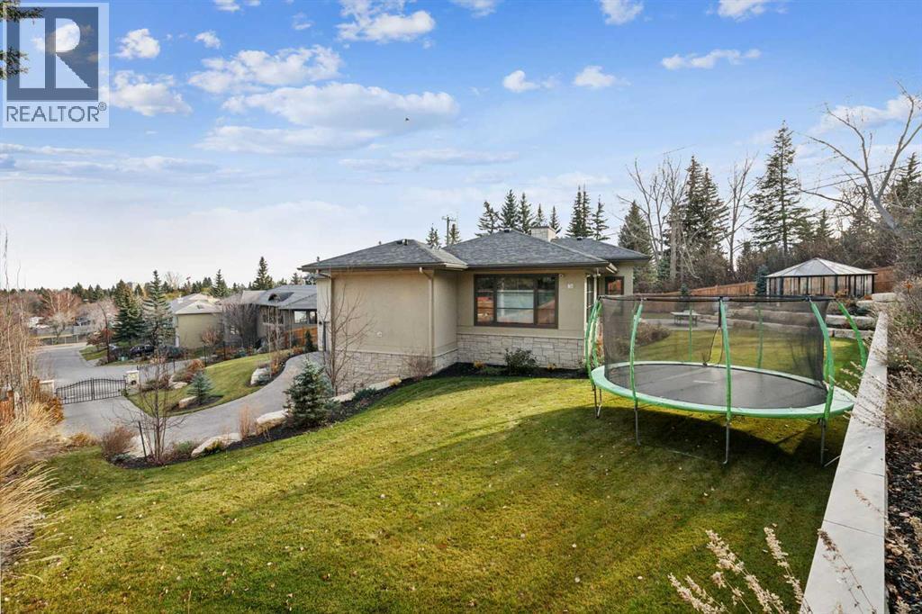 215 Patton Court Sw, Calgary, AB - Outdoor