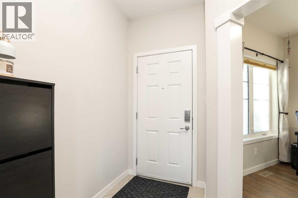 711 Moonlight Crescent W, Lethbridge, AB - Indoor Photo Showing Other Room