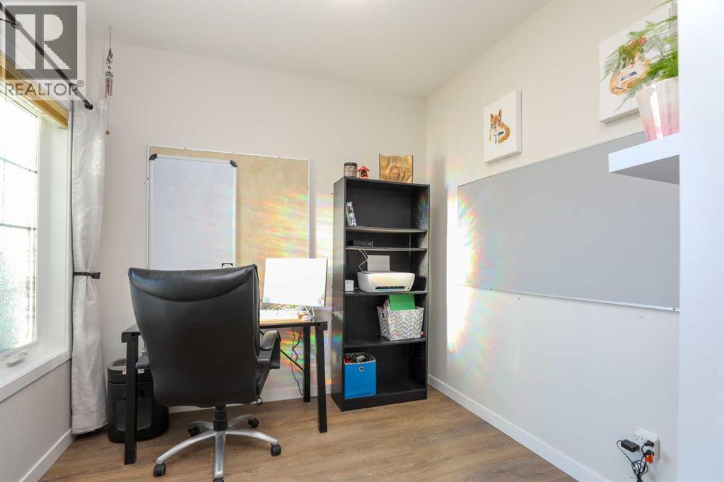 711 Moonlight Crescent W, Lethbridge, AB - Indoor Photo Showing Other Room