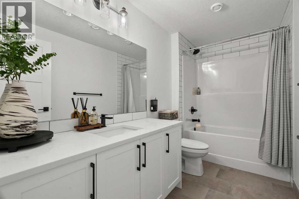 116 Ranchers View, Okotoks, AB - Indoor Photo Showing Bathroom
