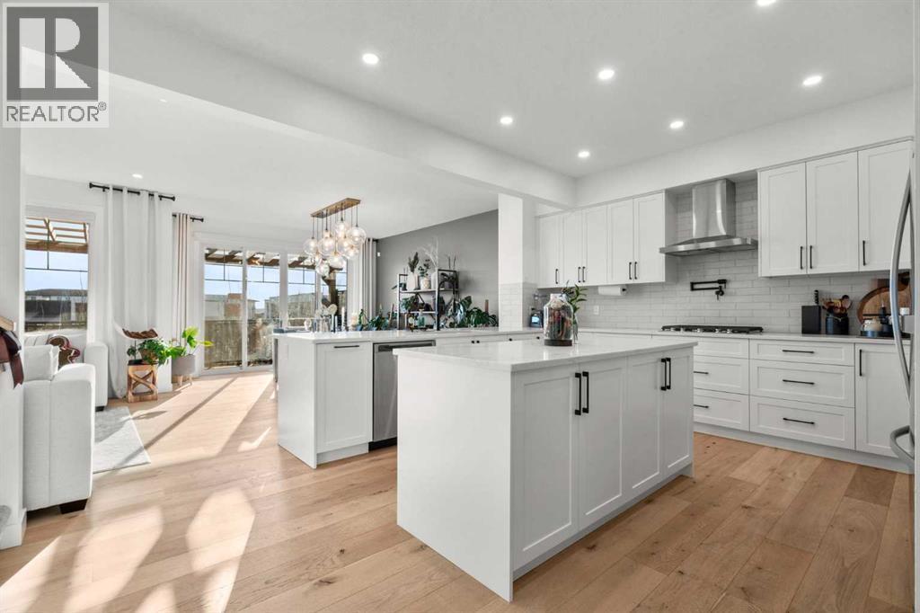 116 Ranchers View, Okotoks, AB - Indoor Photo Showing Kitchen With Upgraded Kitchen