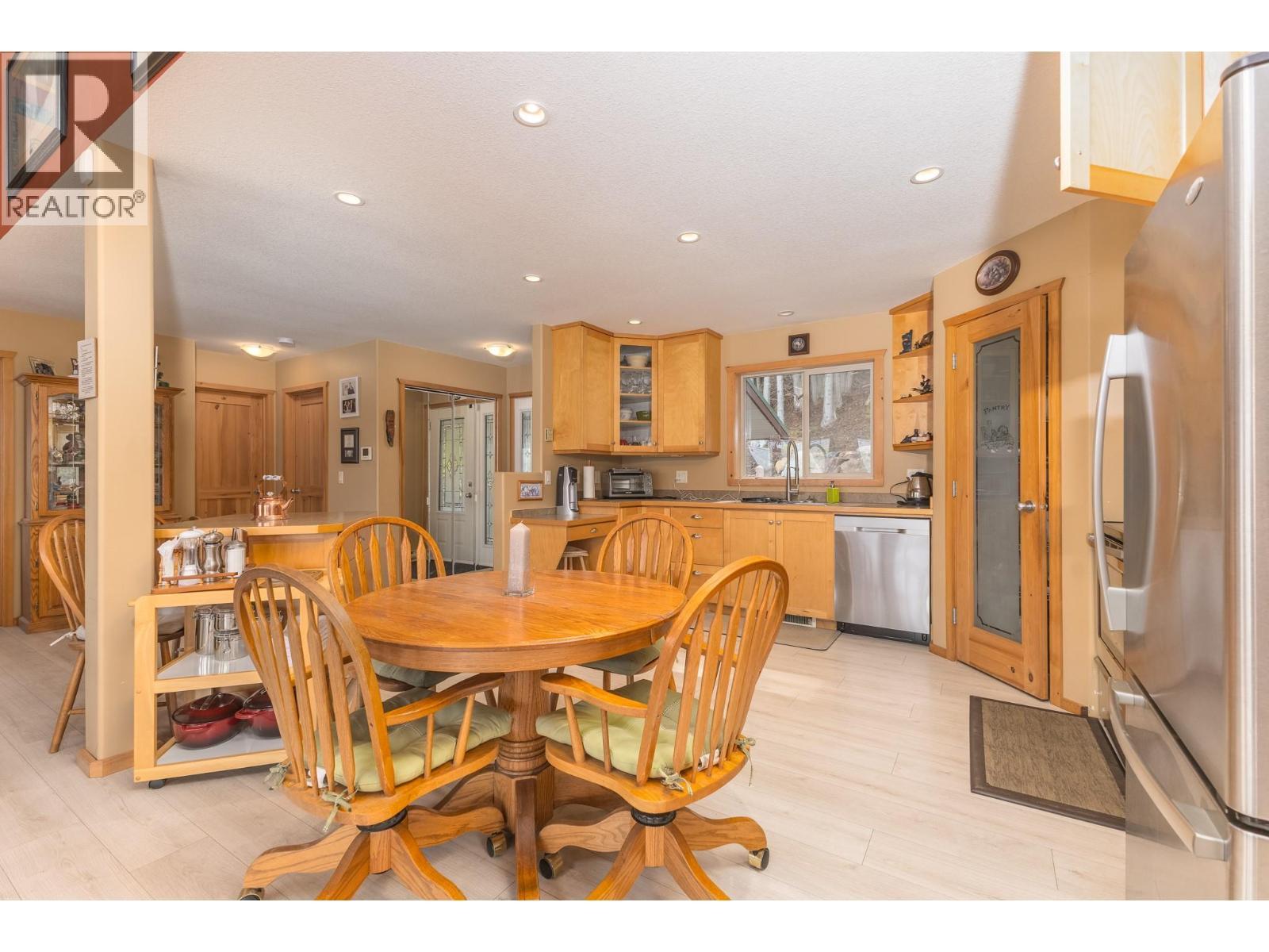 3572 Eagle Bay Road, Eagle Bay, BC - Indoor Photo Showing Other Room