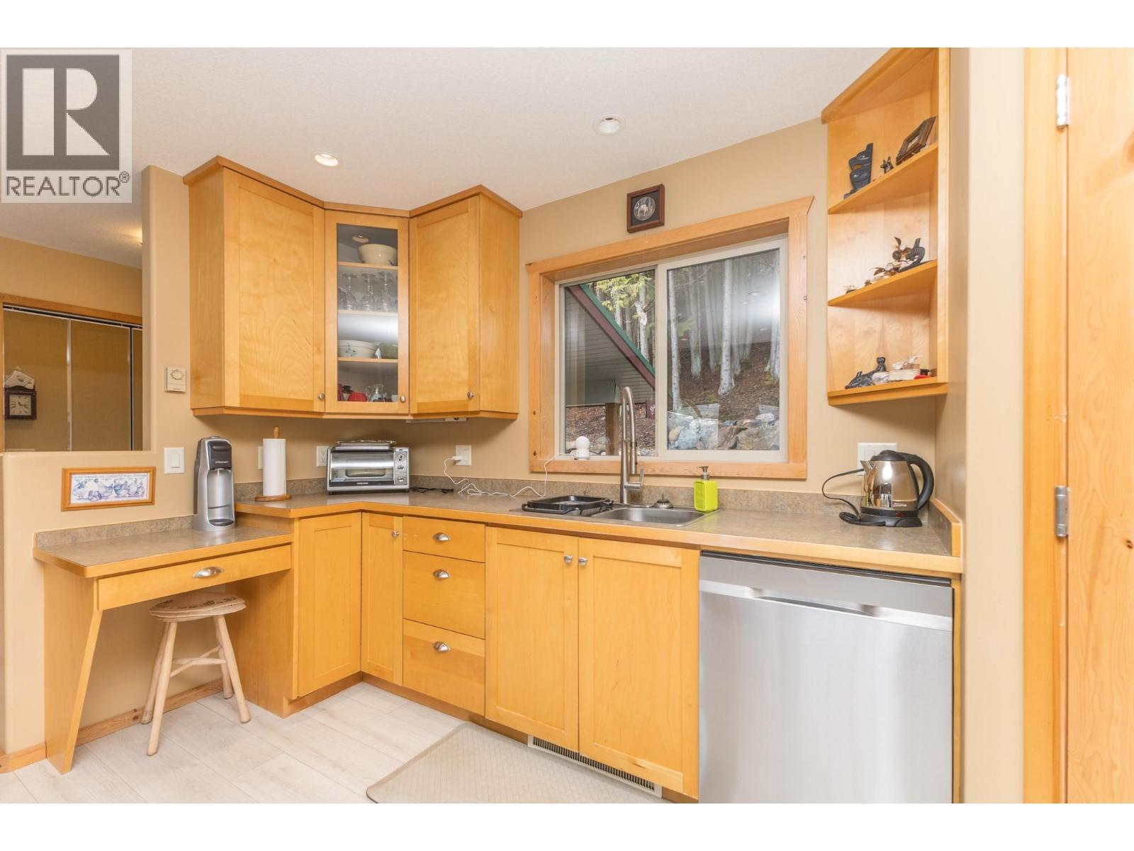 3572 Eagle Bay Road, Eagle Bay, BC - Indoor Photo Showing Kitchen With Double Sink