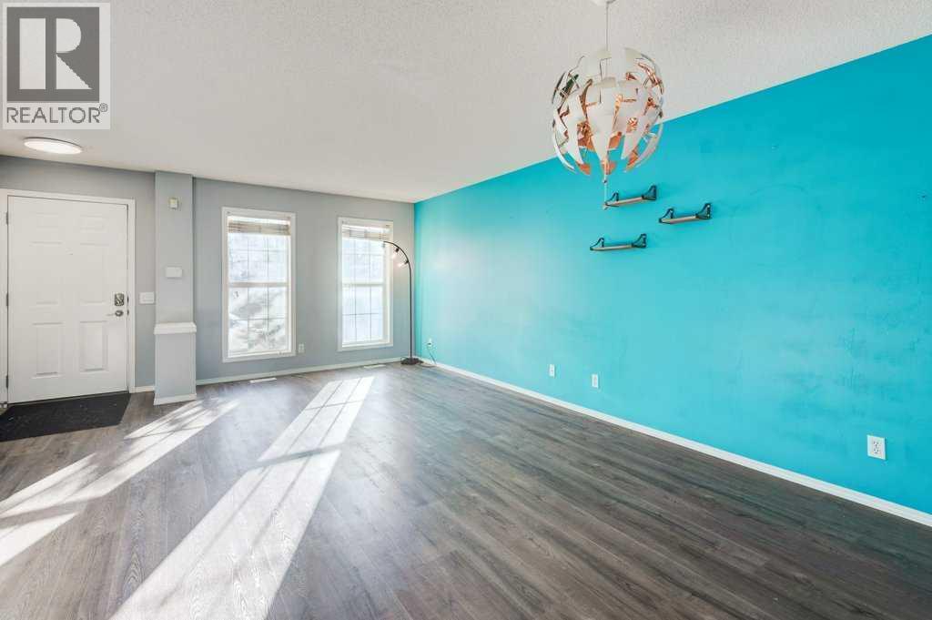 16 Elgin Bay Se, Calgary, AB - Indoor Photo Showing Other Room