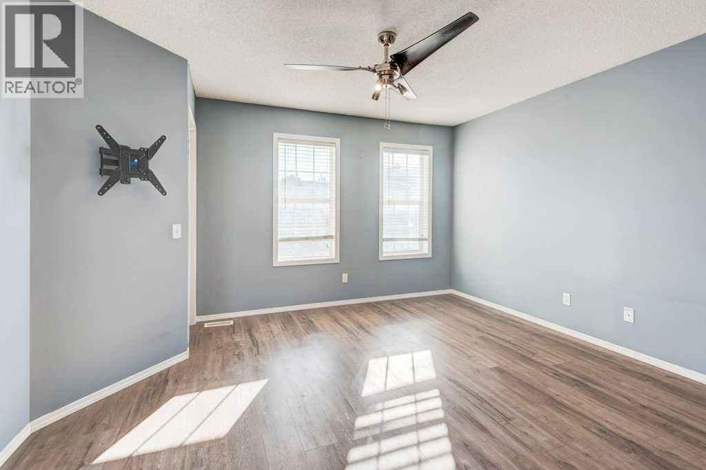 16 Elgin Bay Se, Calgary, AB - Indoor Photo Showing Other Room