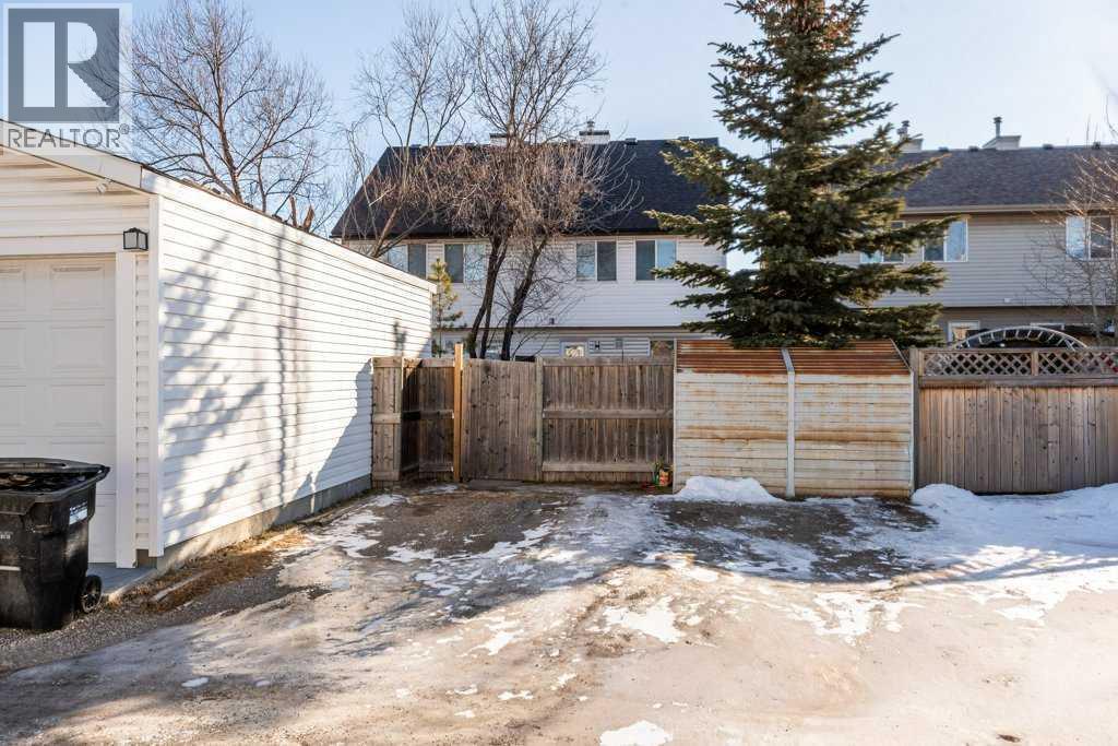 16 Elgin Bay Se, Calgary, AB - Outdoor