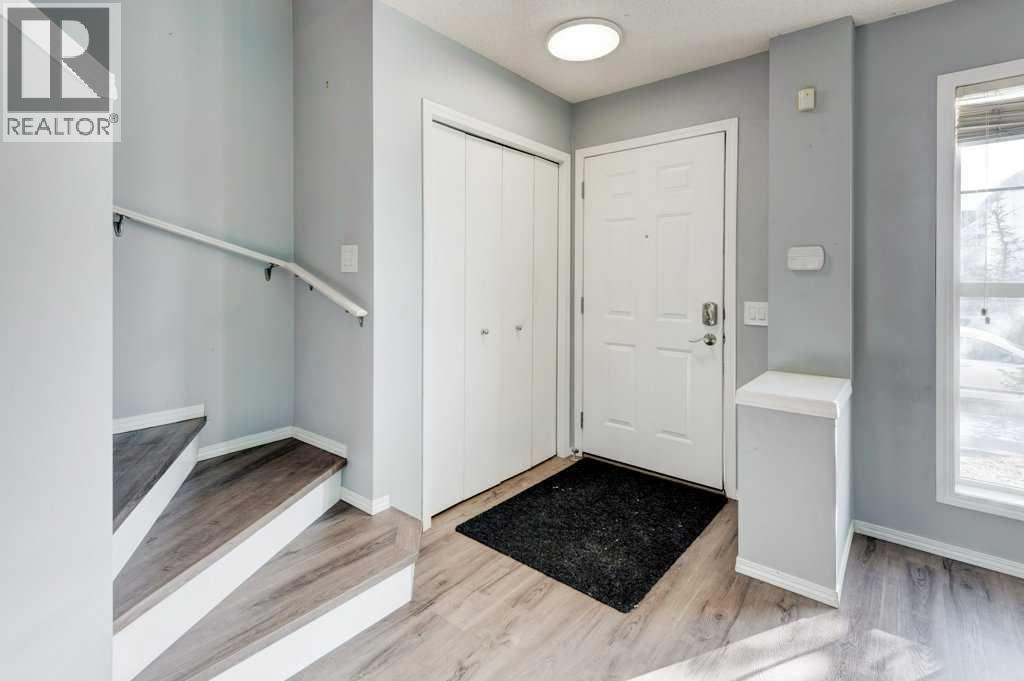 Front entrance - 16 Elgin Bay Se, Calgary, AB - Indoor Photo Showing Other Room