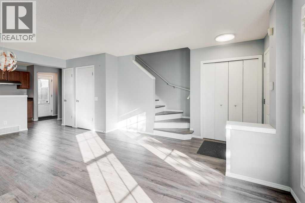 16 Elgin Bay Se, Calgary, AB - Indoor