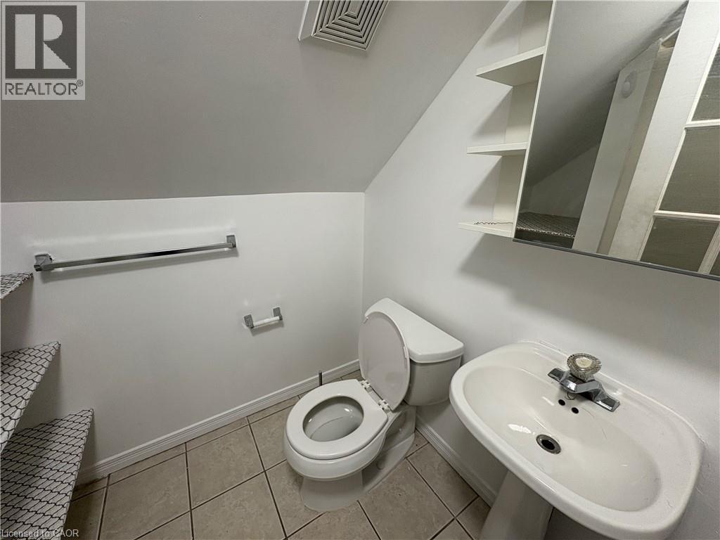 41 Fairview Avenue, Hamilton, ON