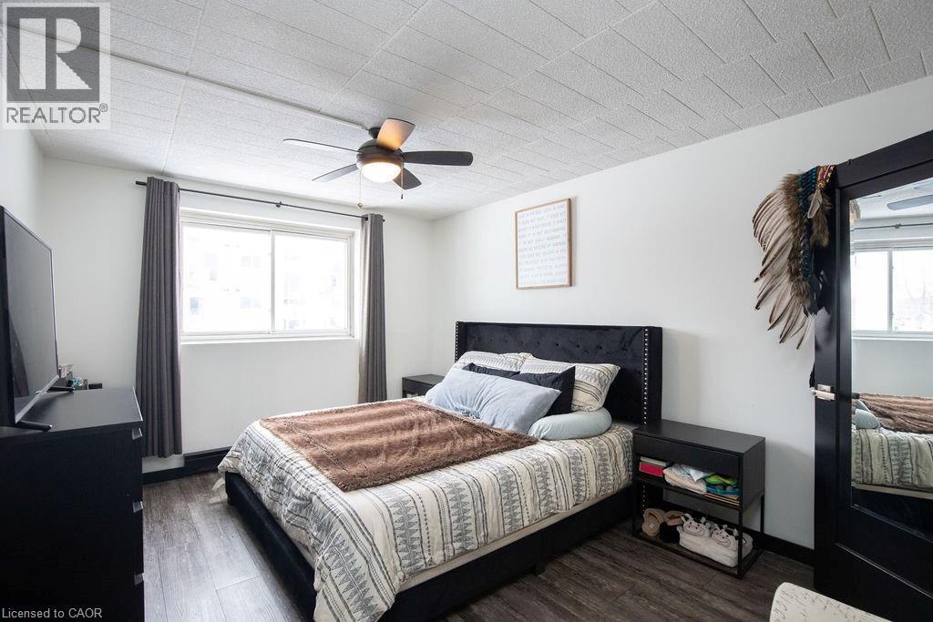 71 Vanier Drive Unit# 110, Kitchener, ON - Indoor Photo Showing Bedroom