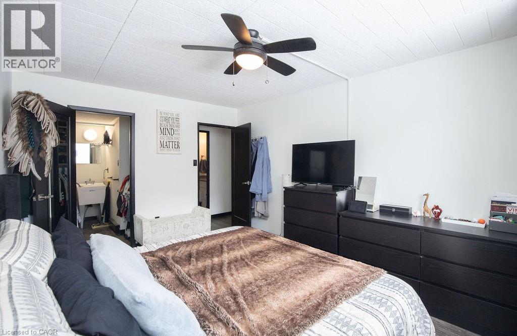 71 Vanier Drive Unit# 110, Kitchener, ON - Indoor Photo Showing Bedroom